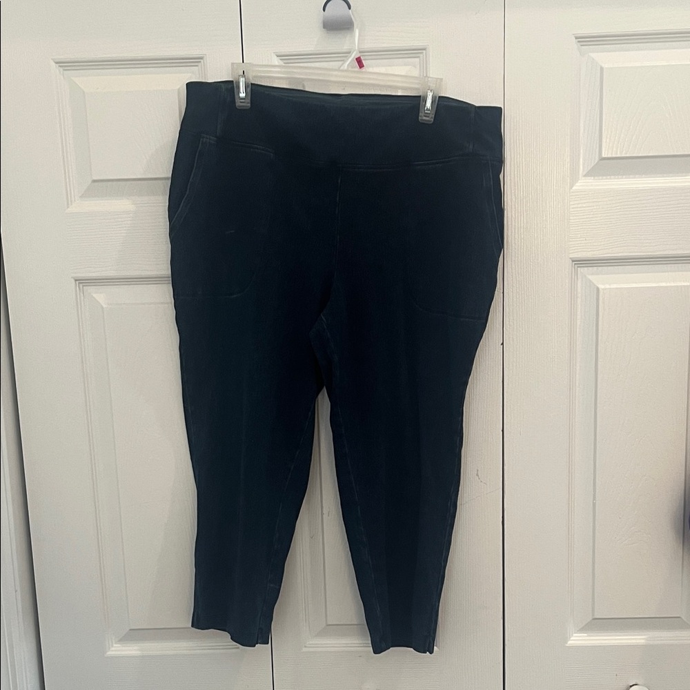 Women with Control Black Capris